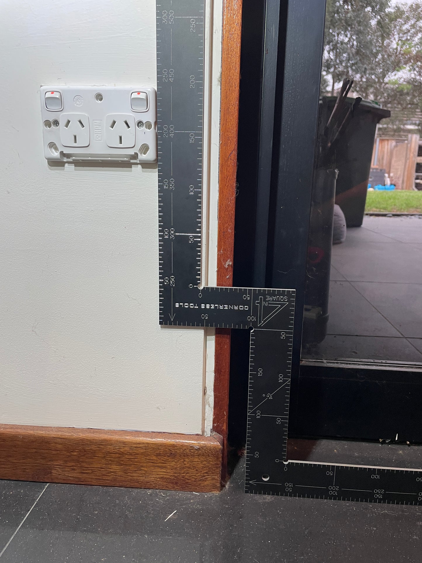 4 in 1 Cornerless Square Tool (600mm x 400mm)